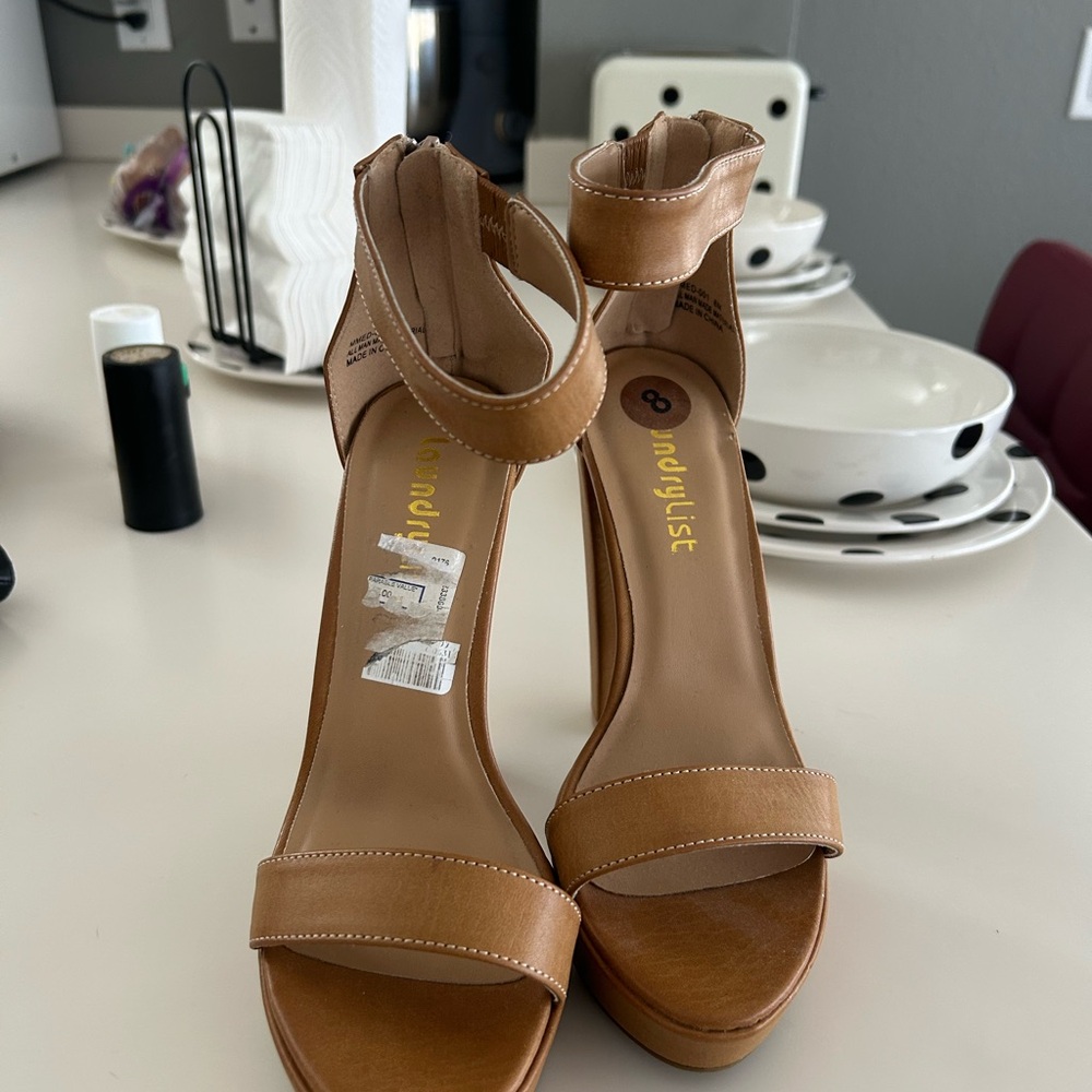 Carmel Brown Platform Heels - Picture 6 of 6